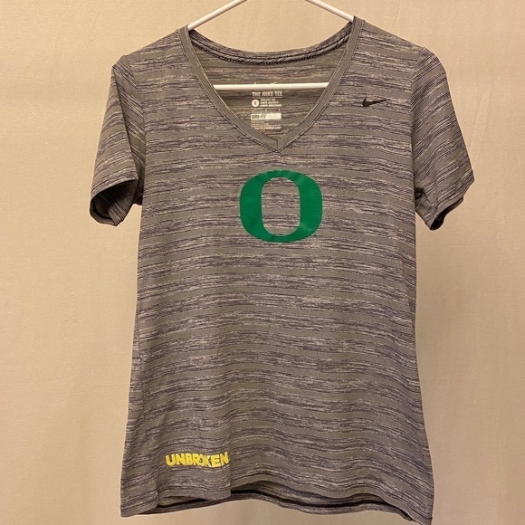 Nike Tops - Nike Oregon Ducks Sz Large Womens V Neck Short Sleeve Top / Shirt, Black / White